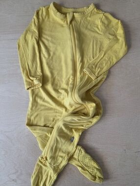 Kyte Baby Zippered Yellow Gold Footie Pajamas